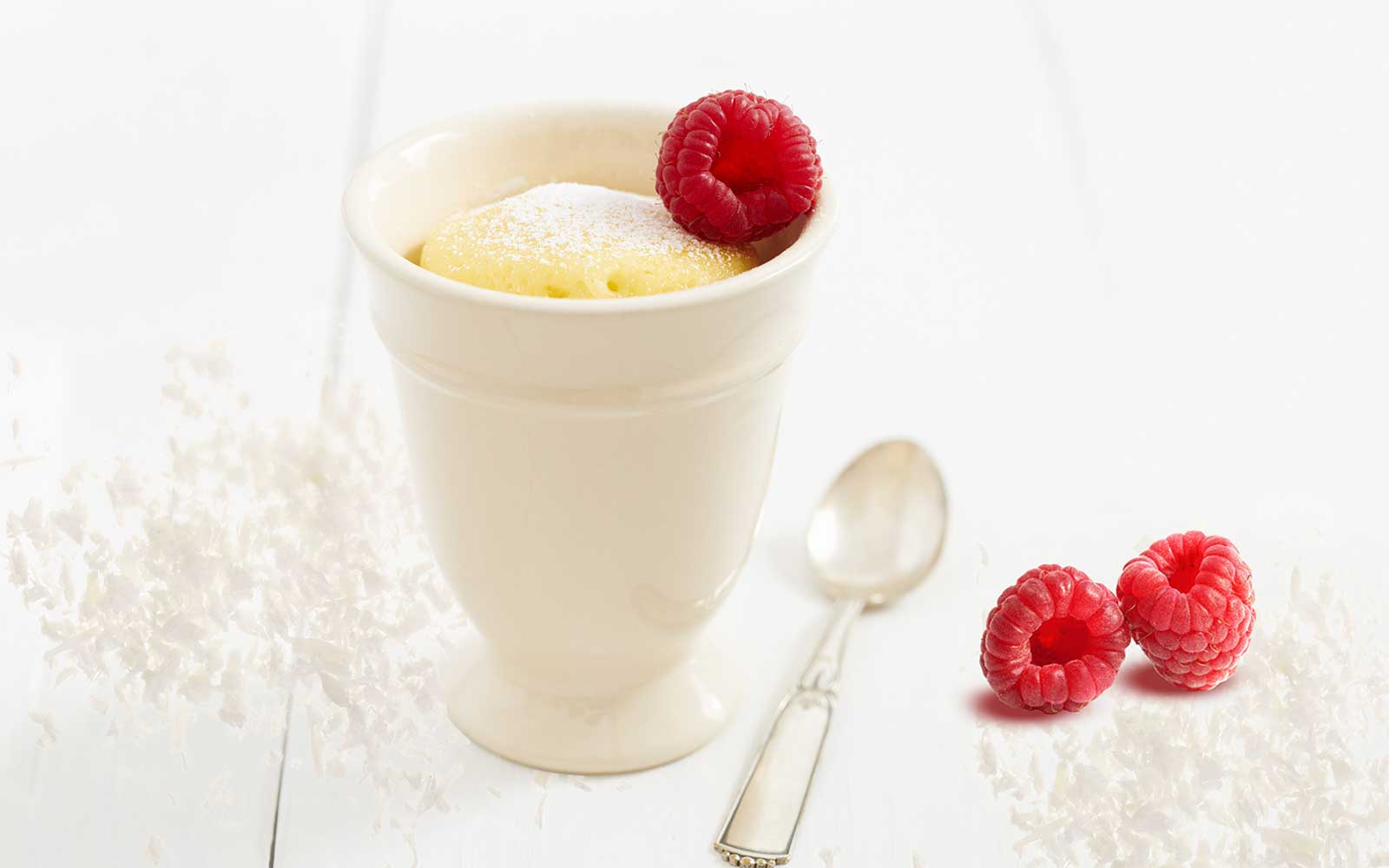 60 Second Raspberry Coconut Microwave Mug Cake - Nutracelle