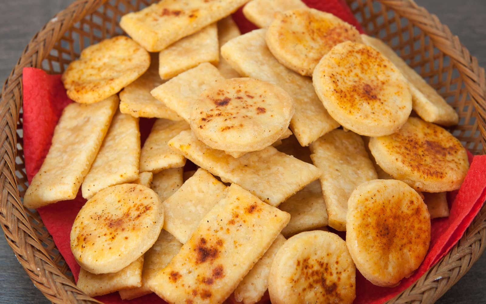 Crispy Parmesan Garlic Protein Crackers - Nutracelle