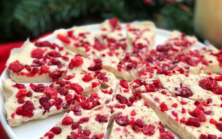 Raspberry Eggnog Protein Bark - Nutracelle